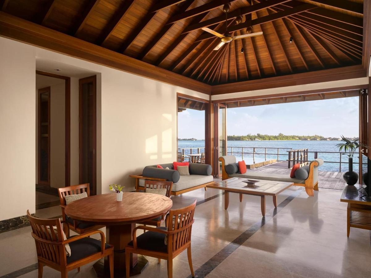 One Bedroom Ocean Suite Pool