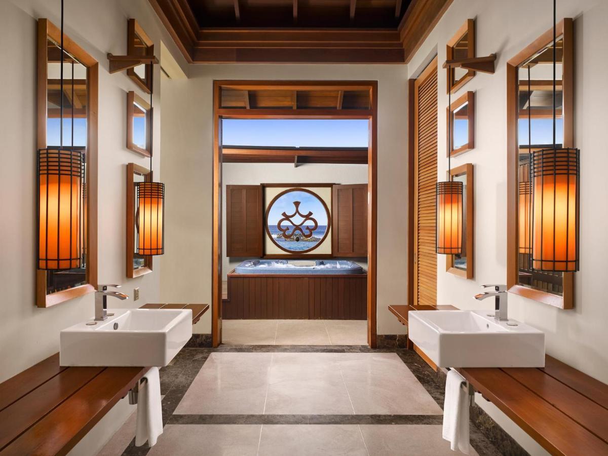 One Bedroom Ocean Suite Pool